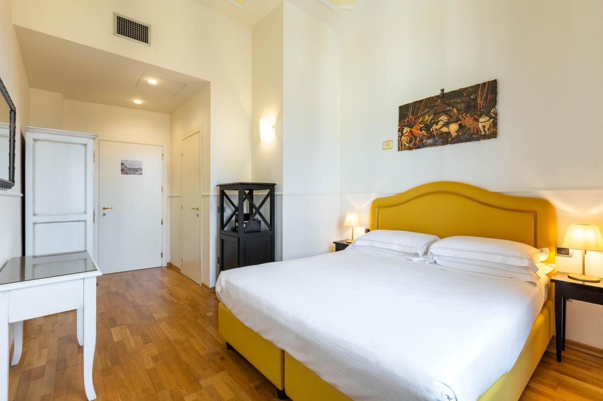 Relais Hotel Centrale "Dimora Storica" Firenze Bagian luar foto