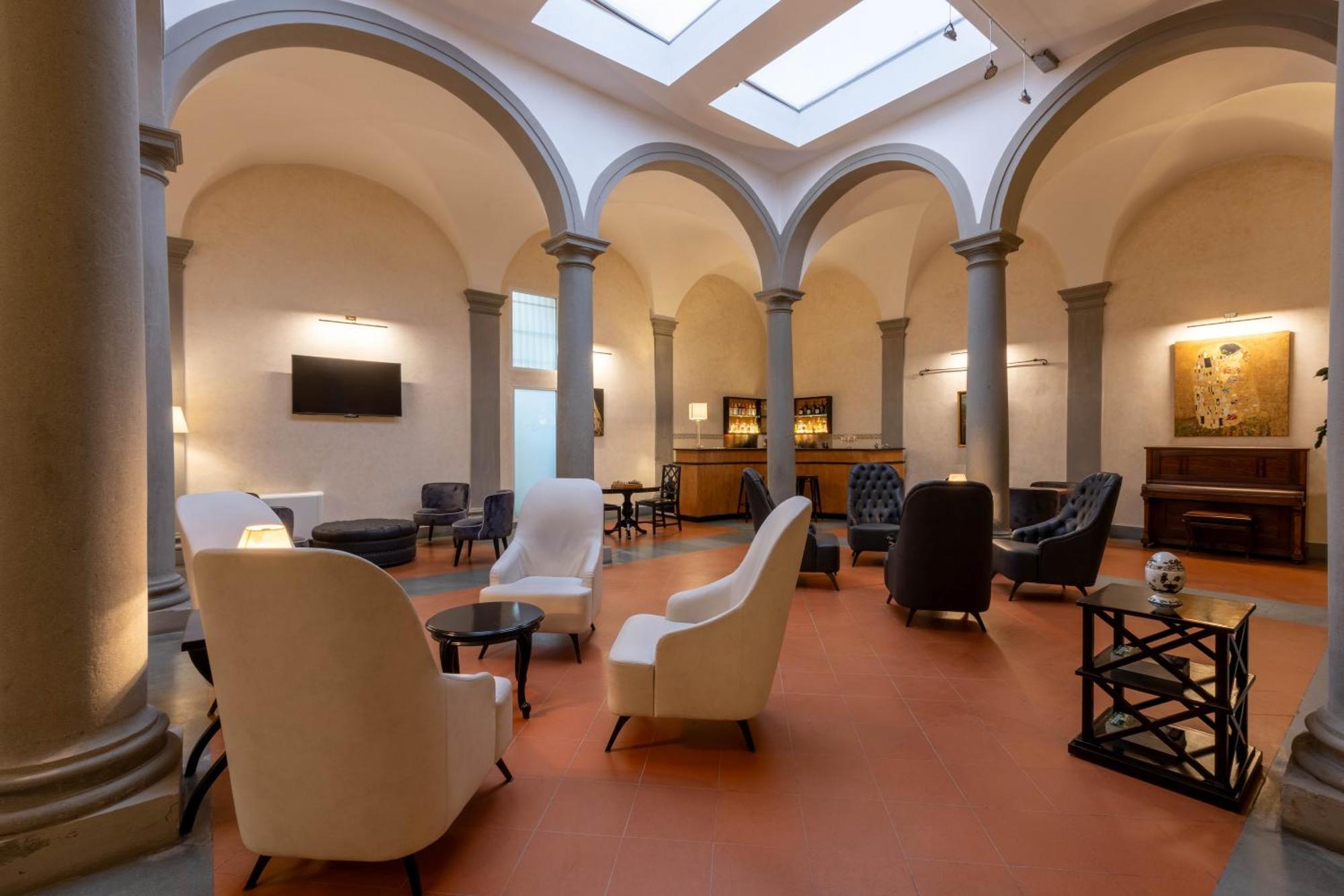 Relais Hotel Centrale "Dimora Storica" Firenze Bagian luar foto